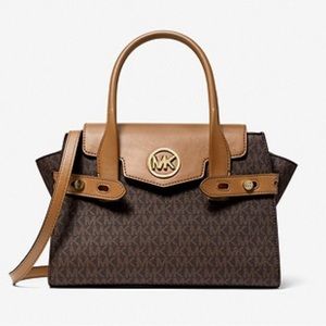🛑SOLD🛑 Michael Kors Carmen Medium Messenger